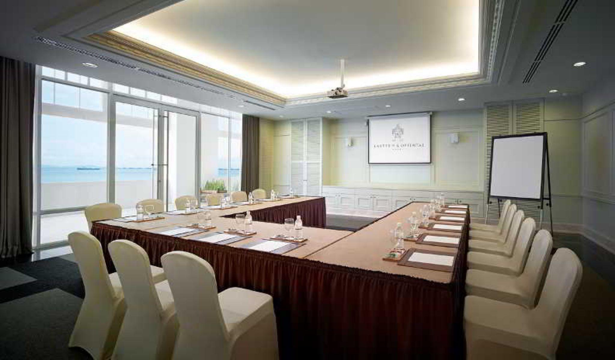 Eastern & Oriental Hotel George Town Exterior foto U-shaped table layout