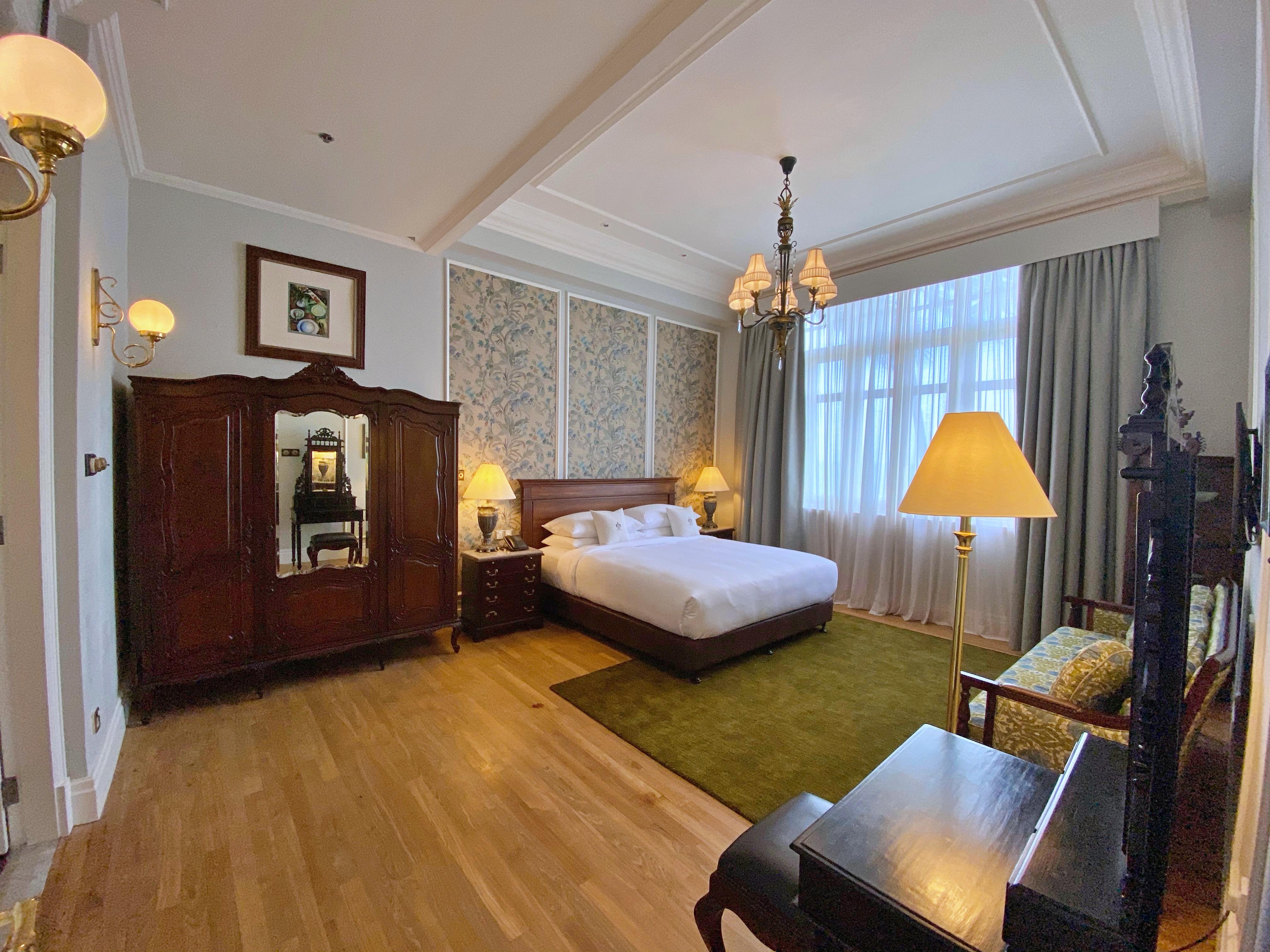 Eastern & Oriental Hotel George Town Exterior foto A bedroom at the hotel