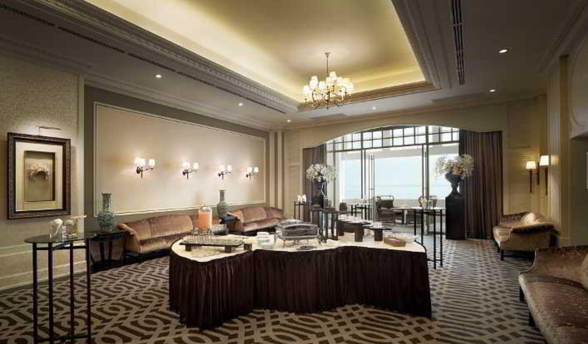 Eastern & Oriental Hotel George Town Exterior foto The Club Lounge at the Hong Kong InterContinental