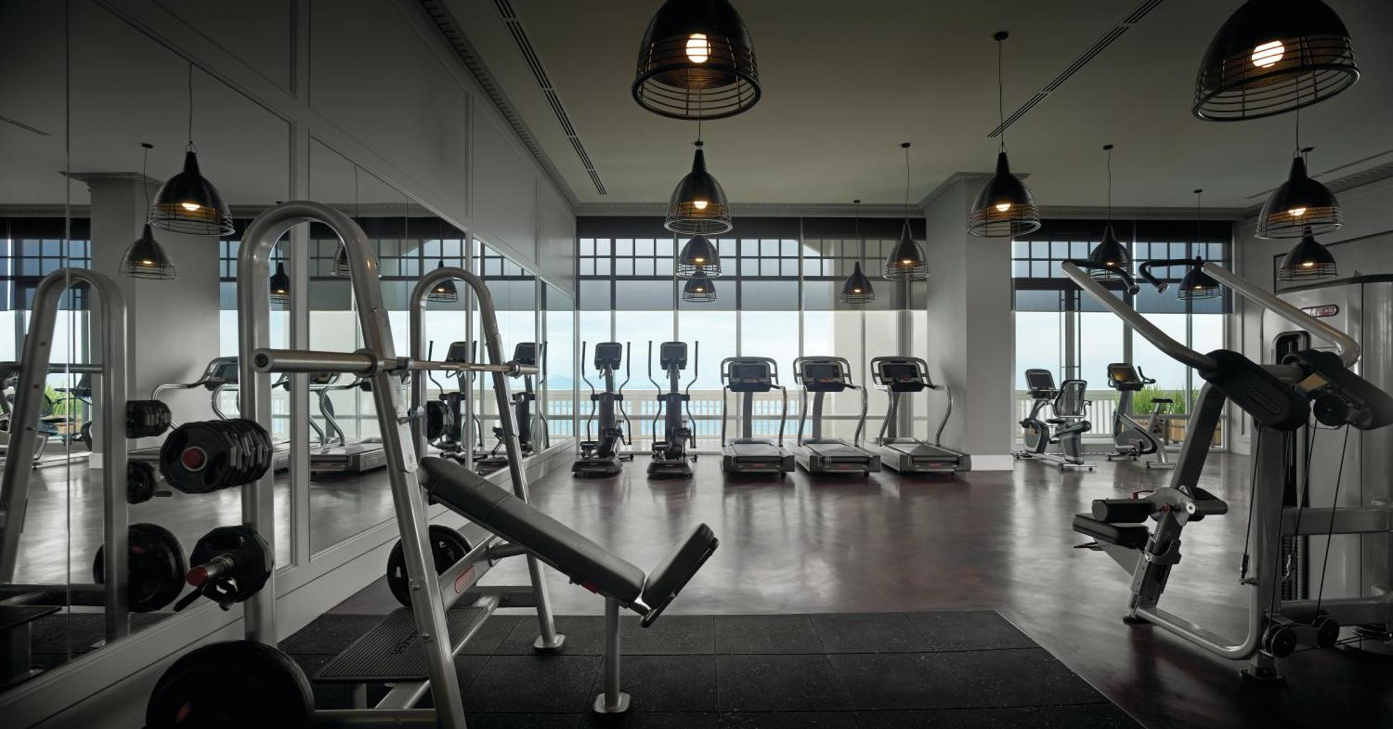 Eastern & Oriental Hotel George Town Exterior foto The gym at The Westin Kuala Lumpur