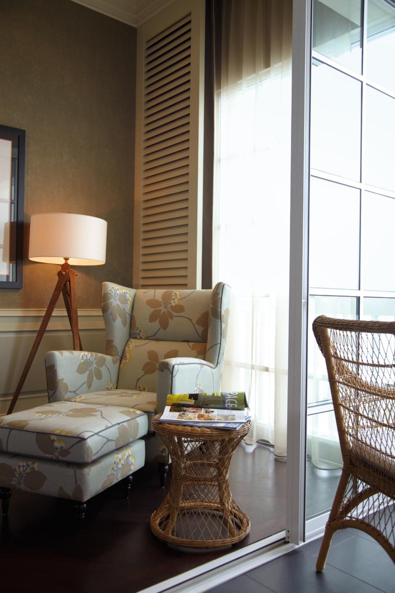 Eastern & Oriental Hotel George Town Exterior foto A floor lamp